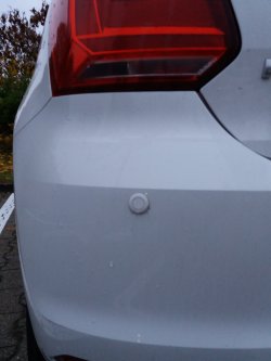 Ultraschallsensor am Auto. Ultraschallsensor am Auto.